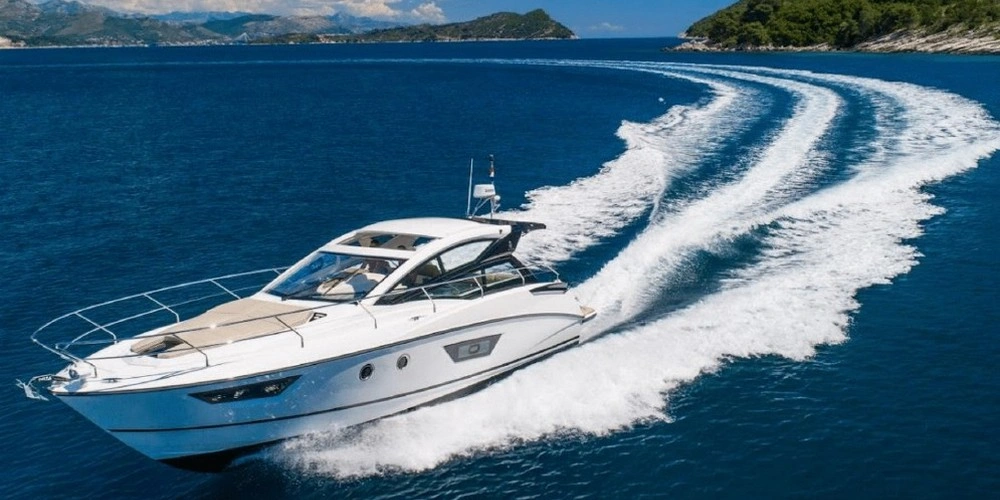 Beneteau GT40