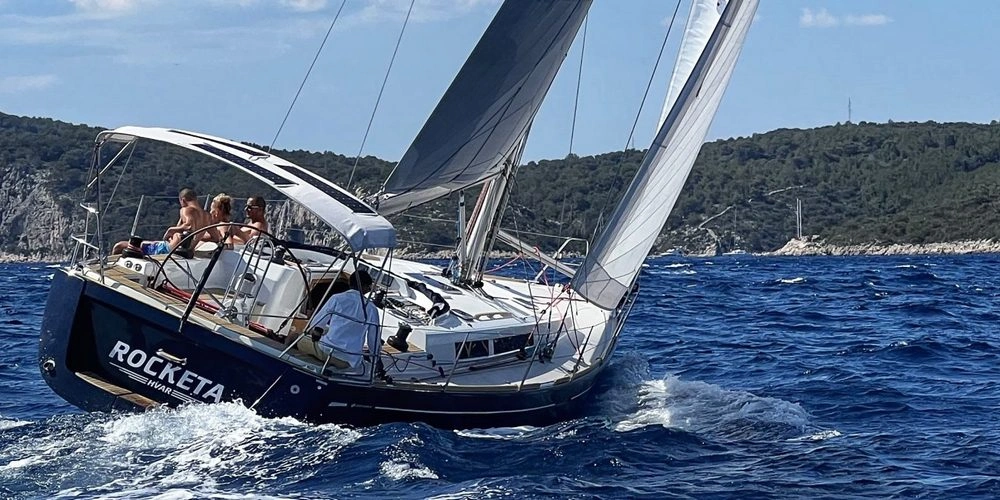 Luxury Sailing Tour - Grand Soleil 43